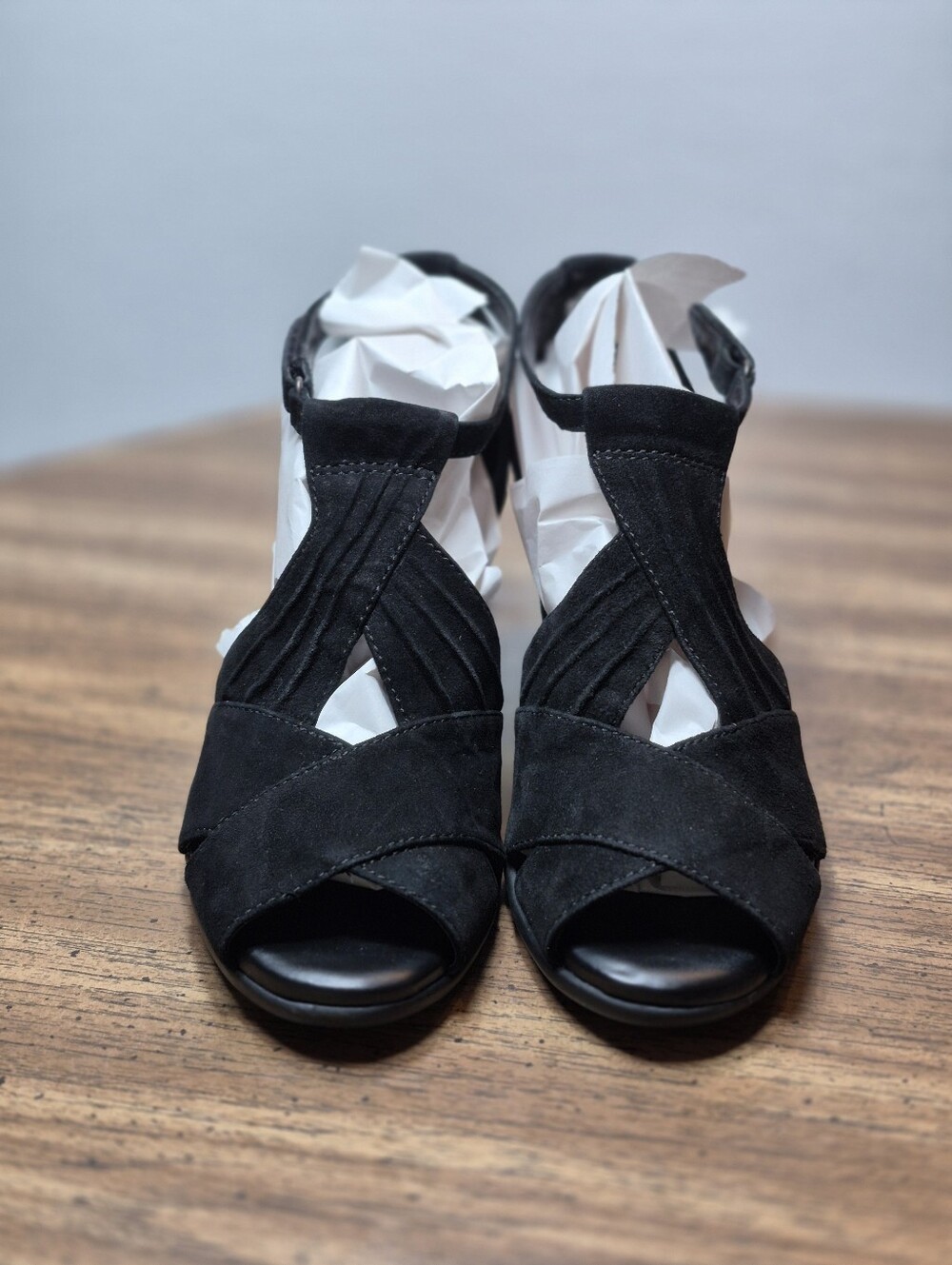 Earth Curvet Black Suede Peep Toe Wedge Sandals Sz 8B Comfort